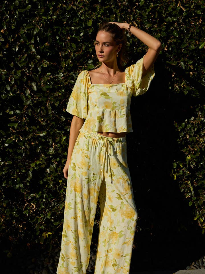 MIDI RISE ELASTIC WAIST BAND DRAWSTRING WIDE PANTS for wholesale by GILLI