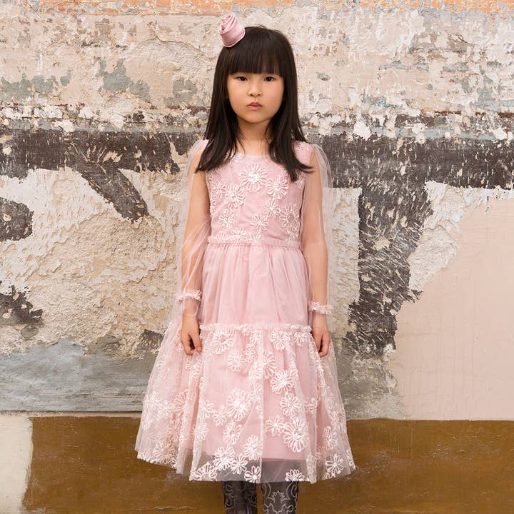 Robe Fille en Dentelle Florale pour la vente par Mama Luma