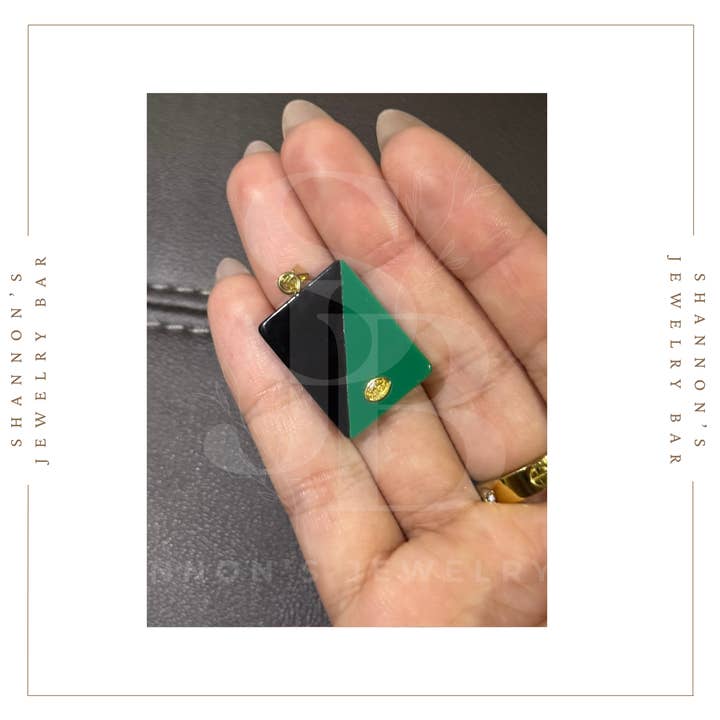 Shannon's Jewelry Bar – wholesale Individual charm/pendant – CHANEL Green and Black Resin Charm CC Zipper Pull Button22mm2