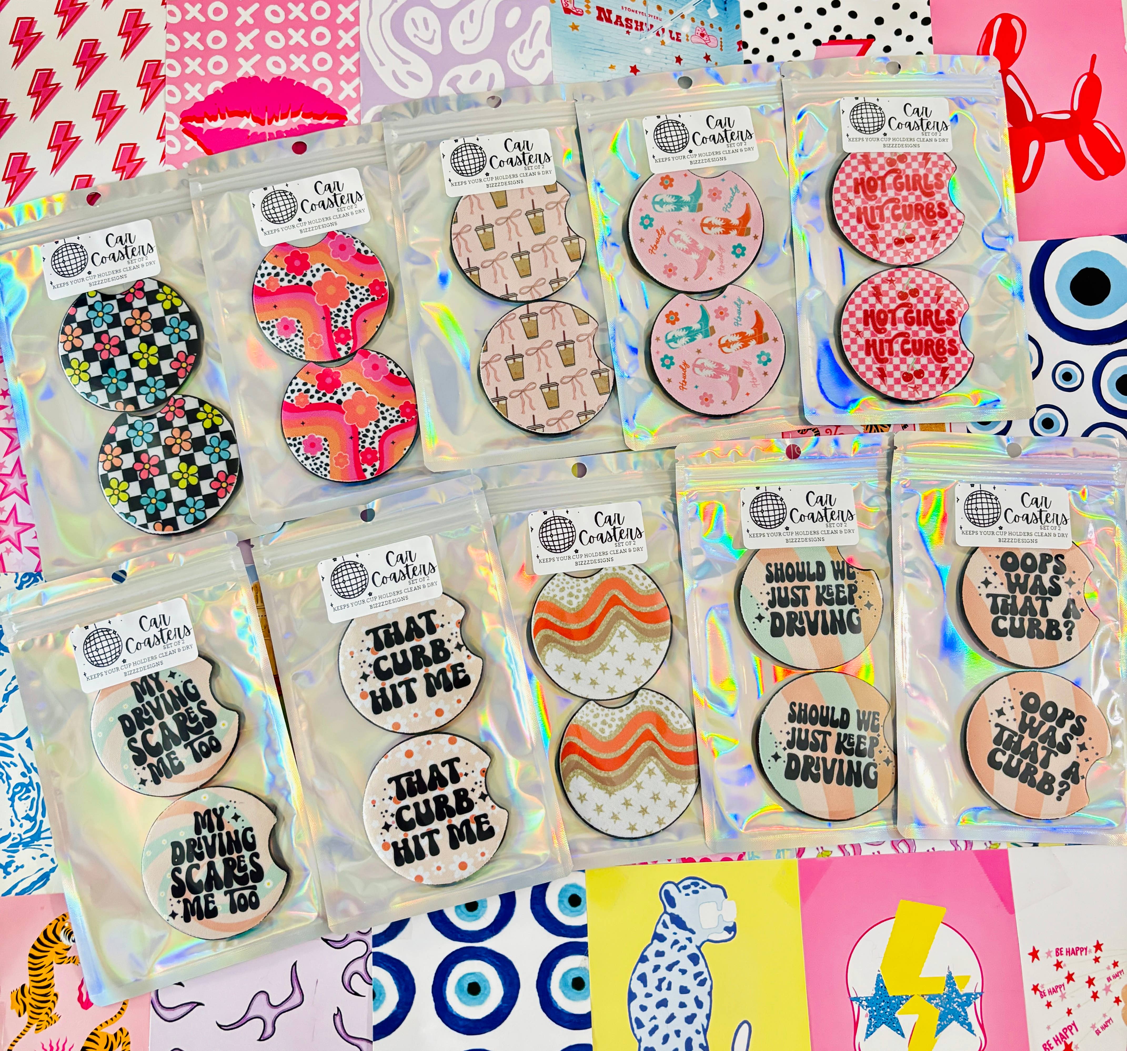 Bizzz Designs – Base de copos para carro – Mulher por atacado – Porta-copos para carros com tema Girly Car Coquette | Conjunto de 105