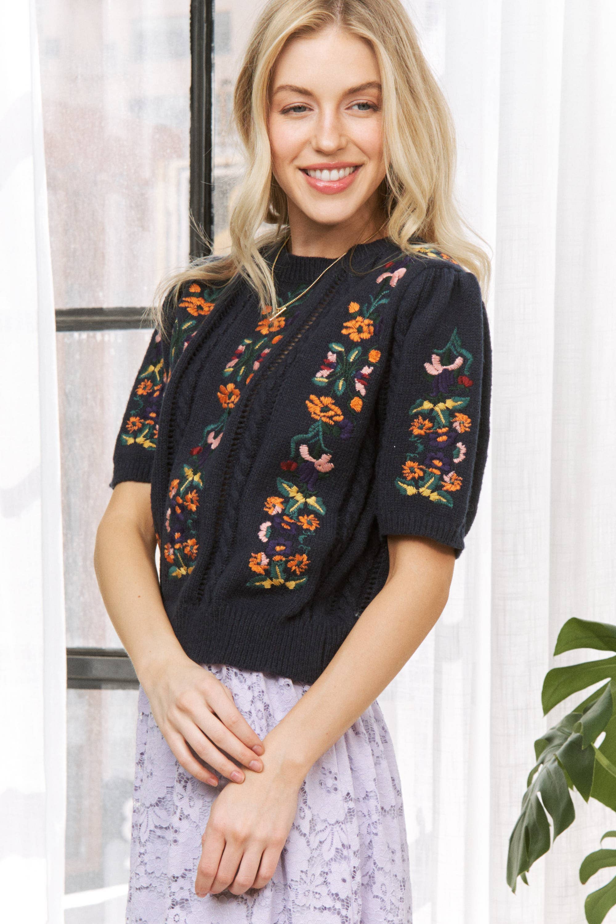 Sweet Generis - Wholesale Knit Sweater - Women's - CUTE FLORAL EMBROIDERY CASUAL PULLOVER SWEATER41