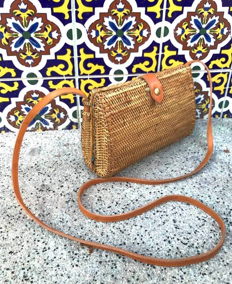 The Winding Road – wholesale Crossbody bag – Women's – Ata Vine Teardrop Crossbody Bag1