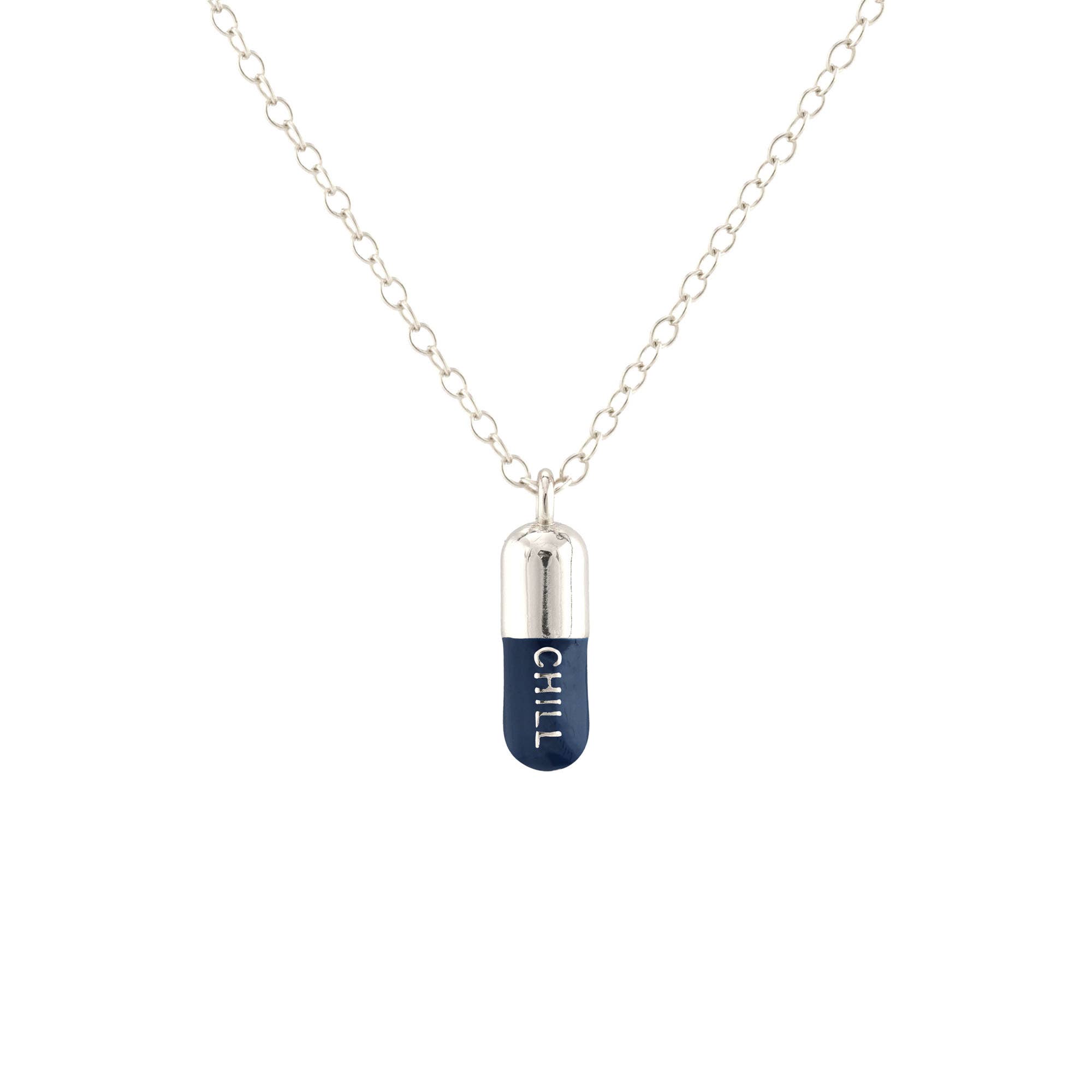 Kris Nations - Vente Colliers à pendentif - Collier Chill Pill en émail avec charme en vermeil 18 carats, argent sterling, chaîne en or rempli ou argent sterling, longueur réglable 16-18 pouces (40,6-45,7 cm), sans nickel, expédié de Californie23