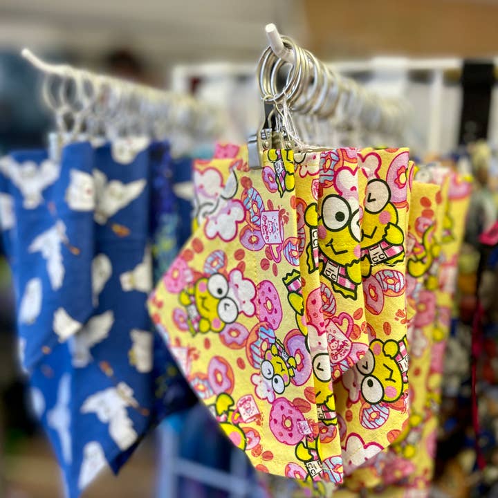 Over The Collar Dog Bandana Display Clips For Markets for wholesale by Woofingtons & Company