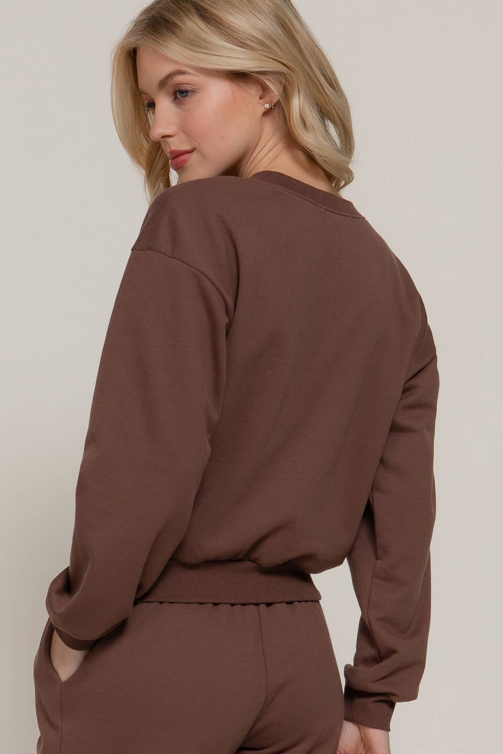 Active Basic | Active USA – Engroshandel Sweatshirt - Dame – Crop sweatshirt med rund hals og lange ærmer22