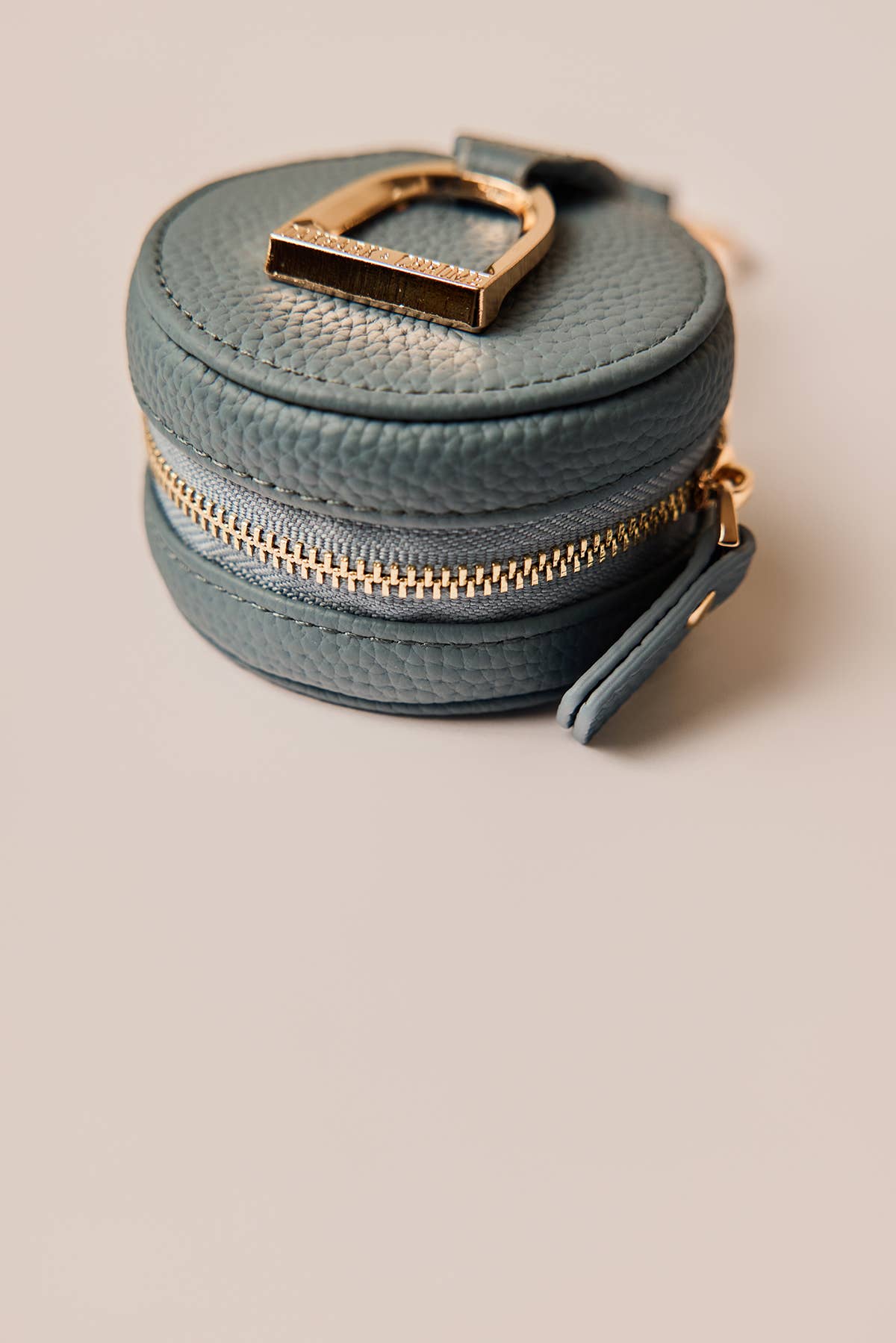 Oakbark & Chrome - Wholesale Coin Purse - Unisex - Stirrup Accessory Keeper in Denim1