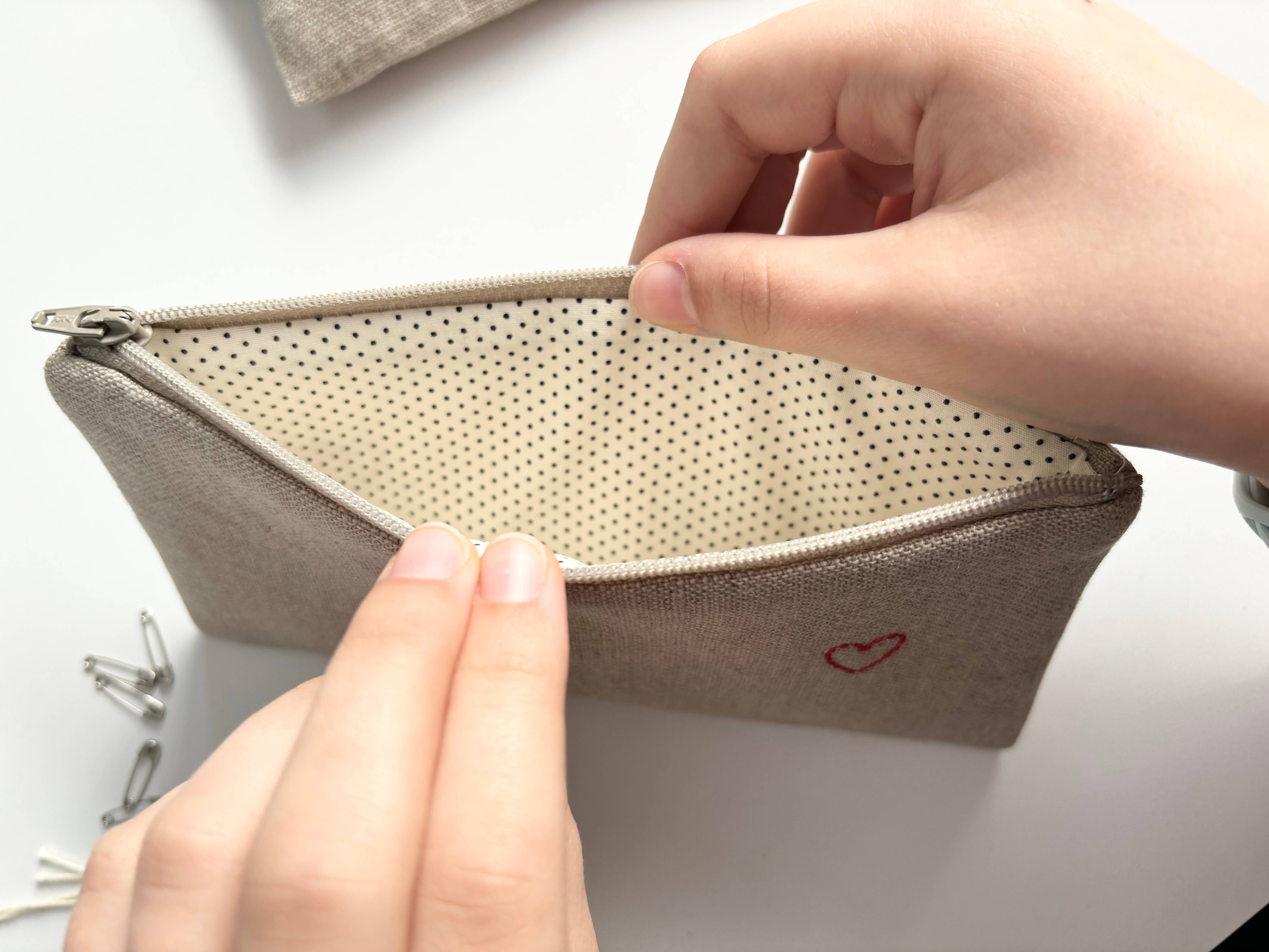 K Studio - Wholesale Pouch - Women's - Backyard Birds Pouch4