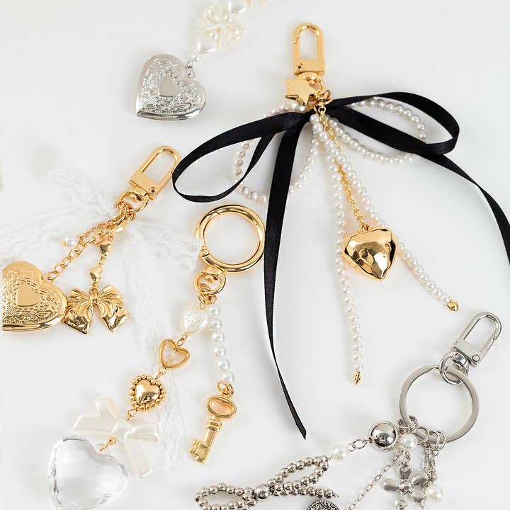 Sessori - Wholesale Keychain - Women's - Romantic Whimsy Vintage Heart & Pearl Bag Charm