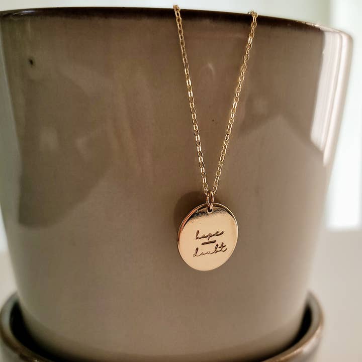 Colar Disco Hope Over Doubt 16mm por atacado de GiGisPetals