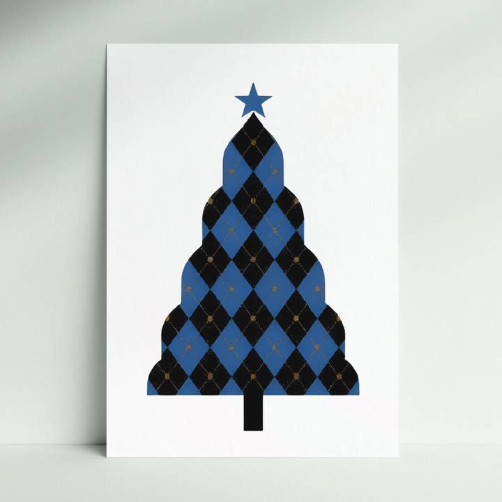 Sort og blå argyle-print juletræ vægkunst for engroshandel hos Cryptic Paper Co.
