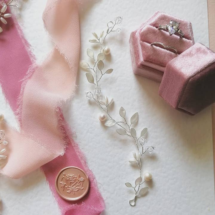 Odette Mini-vine for wholesale by Alexandra Bespoke