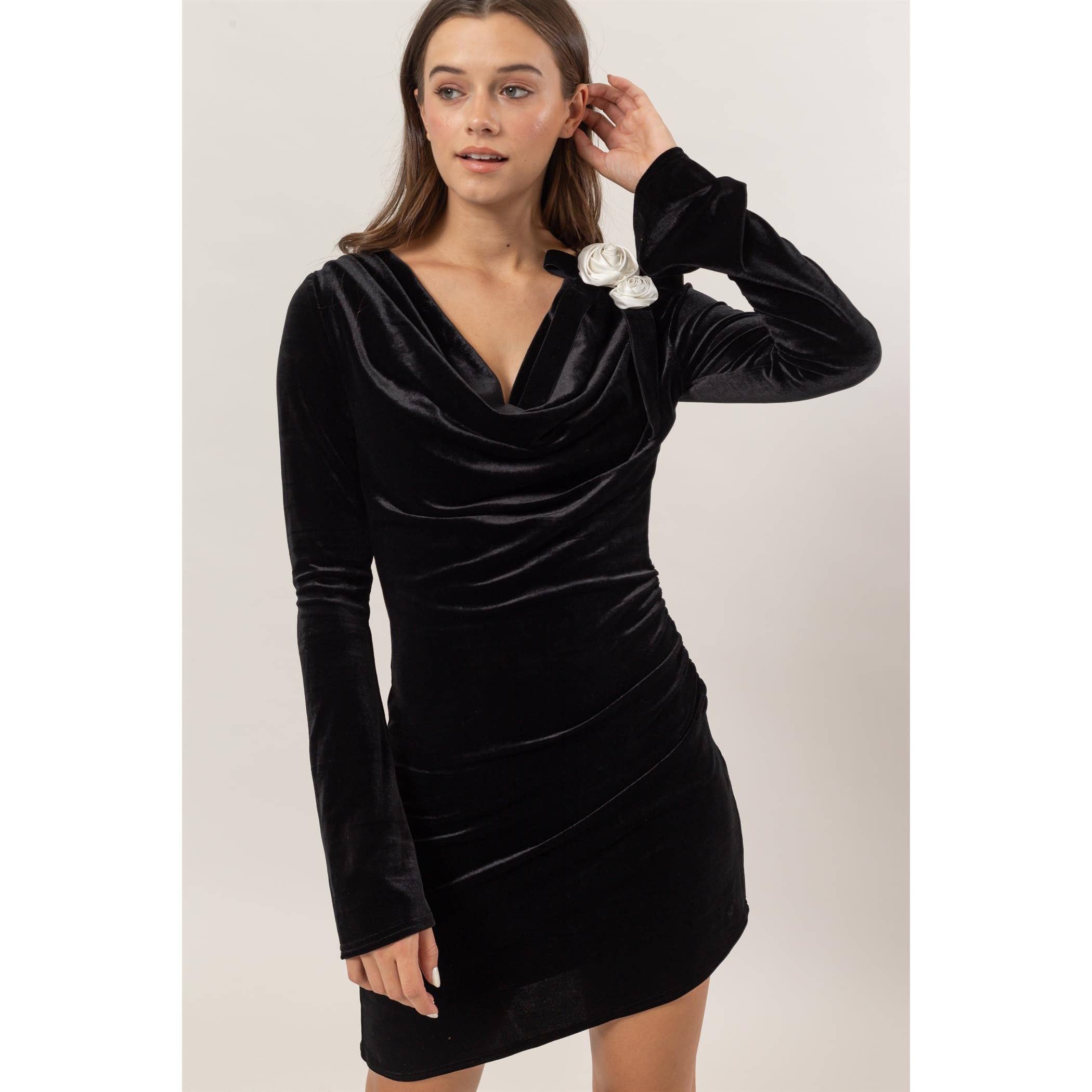 HYFVE - Venta al por mayor Vestido - Mujer - Minivestido de terciopelo con rosetones1