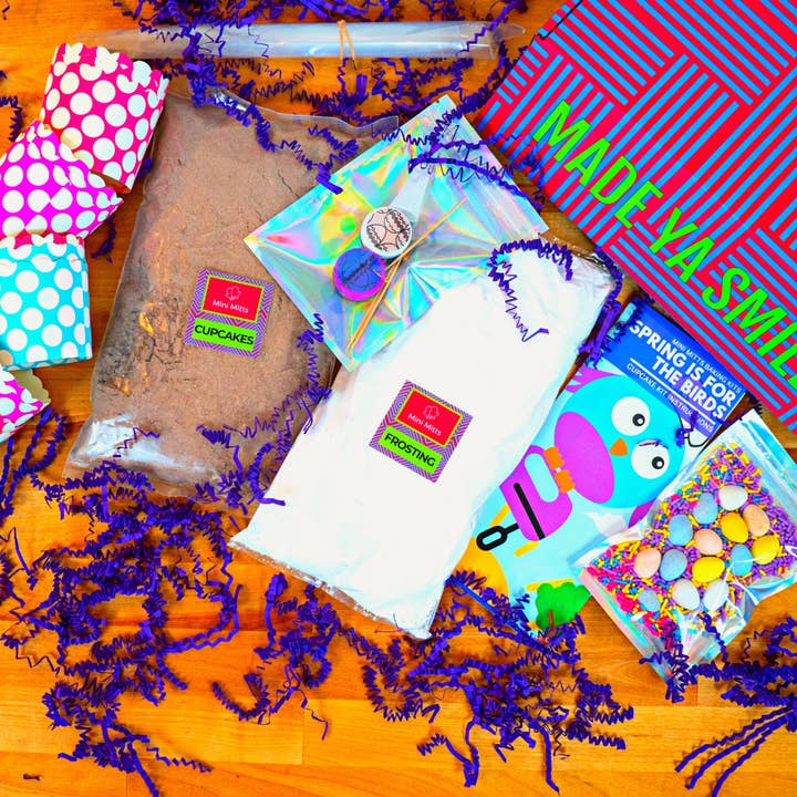 Kit per cupcake Spring is for the Birds per la vendita all'ingrosso da parte di Mini Mitts Kids Baking Kits