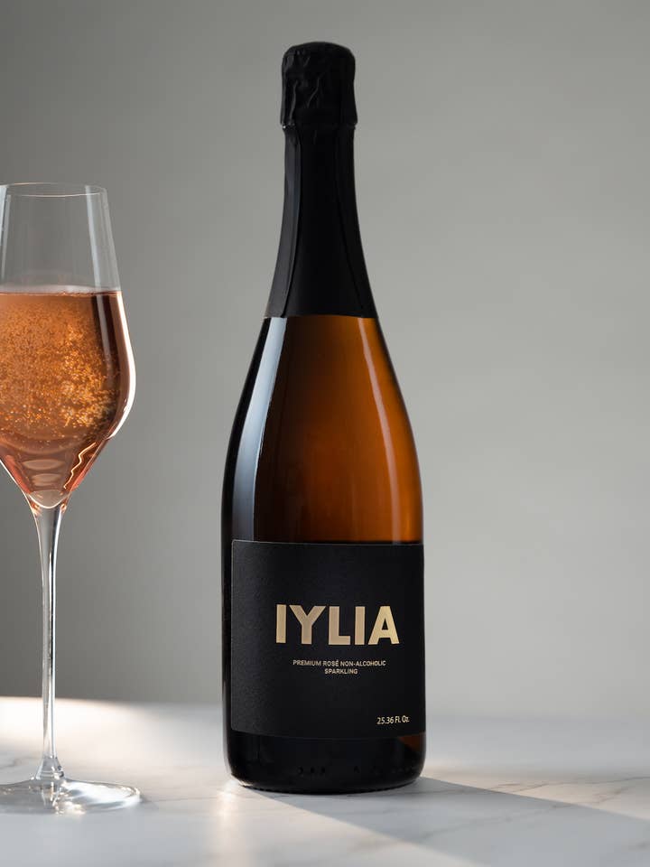 Premium Rosé Alkoholfri Mousserende Vin fra IYLIA for engroshandel hos IYLIA