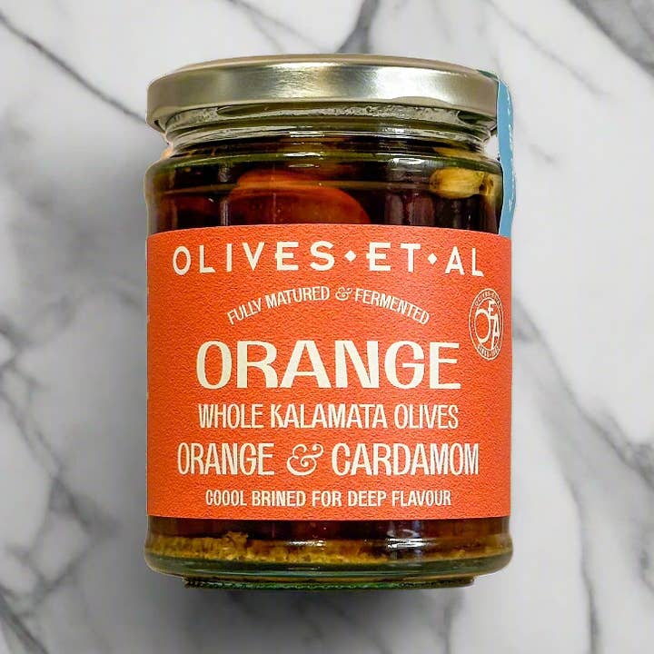 Ganze Kalamata-Oliven mit Orange und Kardamom für den Großhandel von Olives Et Al