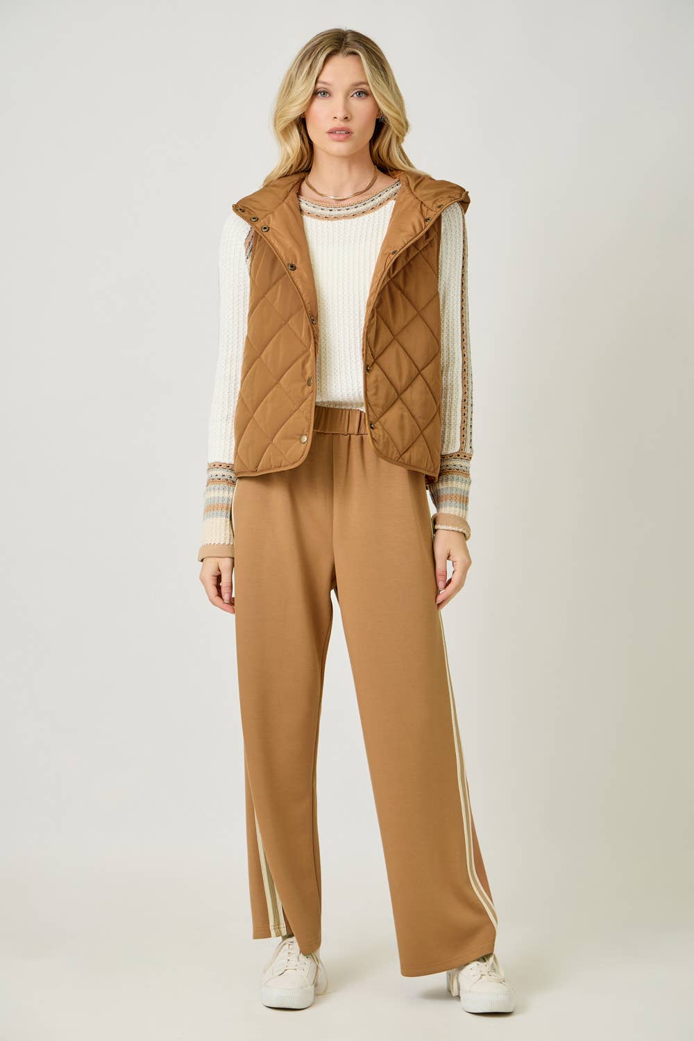 Mystree - Wholesale Outerwear Vest - Women's - 61144 Quilted Puffer Hoodie Vest14