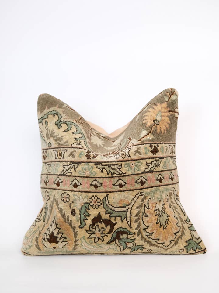 Coussin Turc Yasmin pour la vente par Twenty Third by Deanne