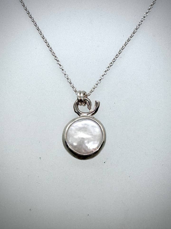 Collana con Perle di Moneta d'Argento e d'Acqua Dolce per la vendita all'ingrosso da parte di Morgan McGeehan Designs