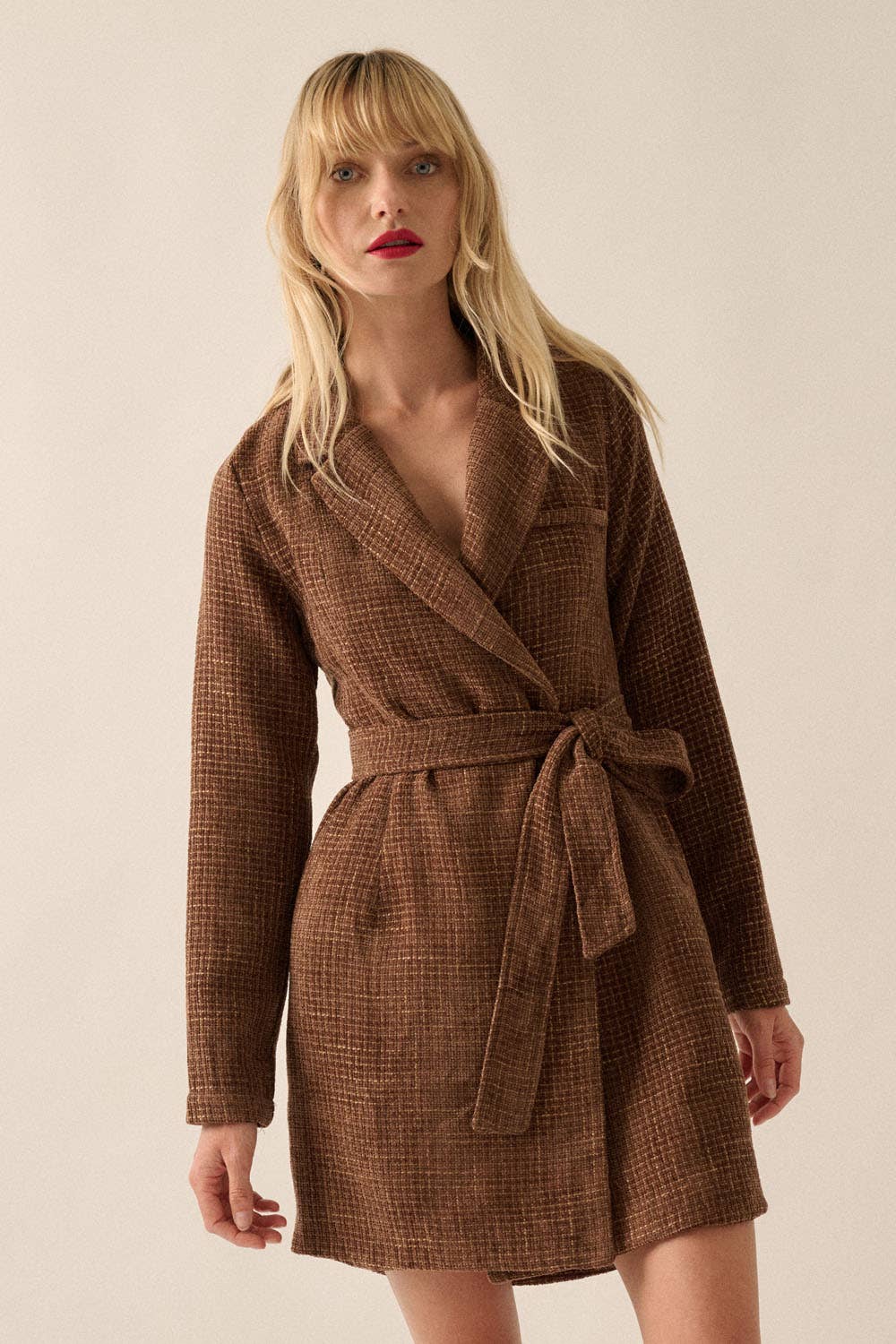 Promesa USA – wholesale Klänning - Dam – Kort klänning i tweed med slagkrage och matchande skärp6