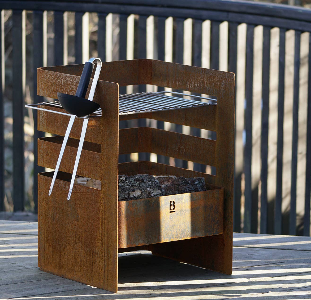 Born in Sweden AB – Großhandel Feuerstelle – FUEGO Feuerkorb und Grill5