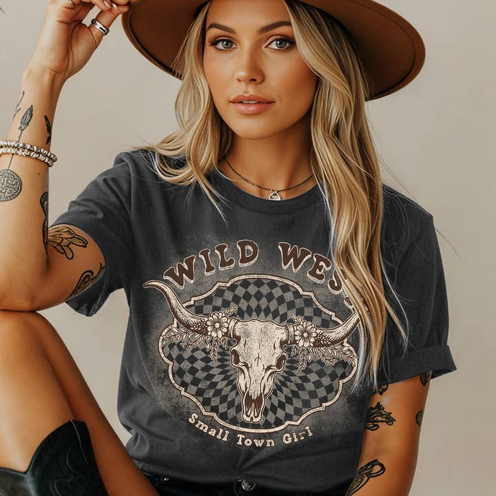 Top Largo de Manga Curta com Estampa Gráfica Ocidental para Mulher por atacado de Amused by Blue