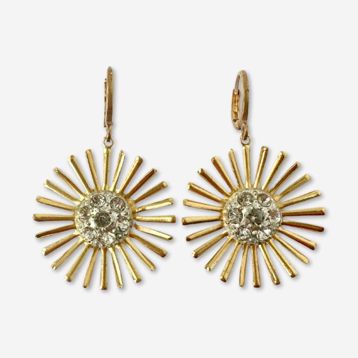 Pendientes de latón con forma de rayos de sol con centros de diamantes de imitación vintage transparentes para venta al por mayor de Lulu’s Petals