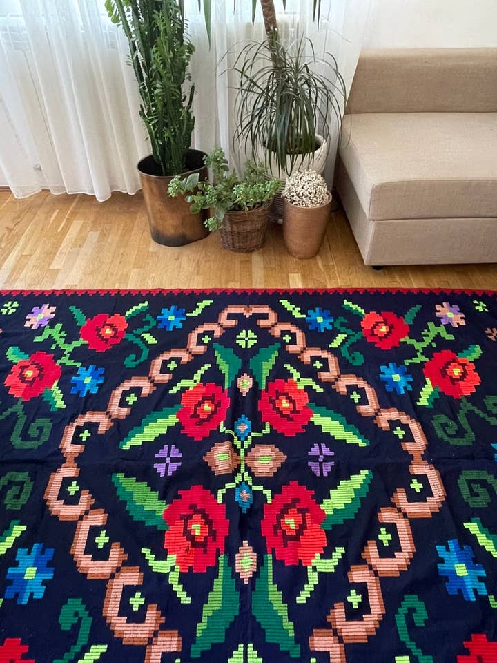 Floral handgemaakte vintage beddensprei of bankovertrek voor wholesale door MADE WITH LOVE RO SRL