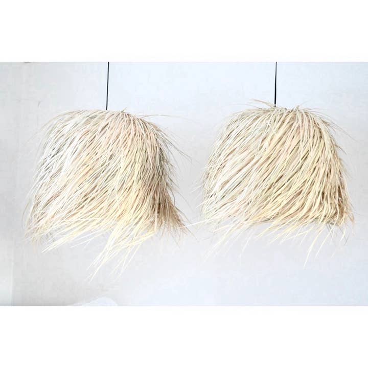 Soukie Morocco - Vente Lustre/Suspension - Lot de 2 suspensions en raphia suspendues en forme de cône en palmier rotin naturel2