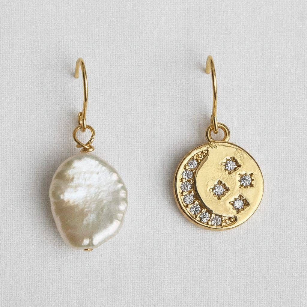 Ellemadera - Wholesale Dangle Earrings - Baroque-Inspired Pearl and Zirconia Drop Earrings0