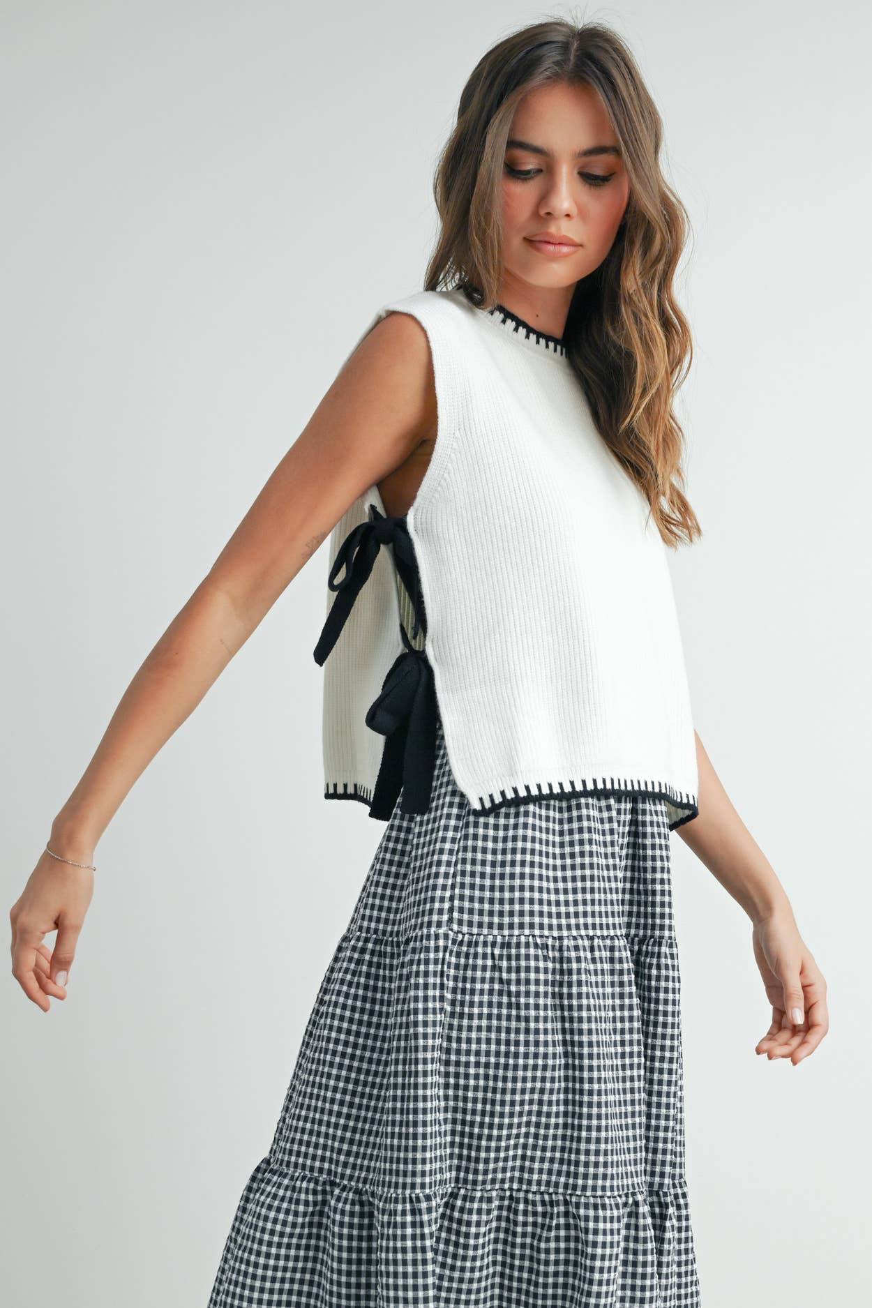 BUTTERMELON - Wholesale Sweater Vest - Women's - Mock Neck Sleeveless Sweater- BMW75299