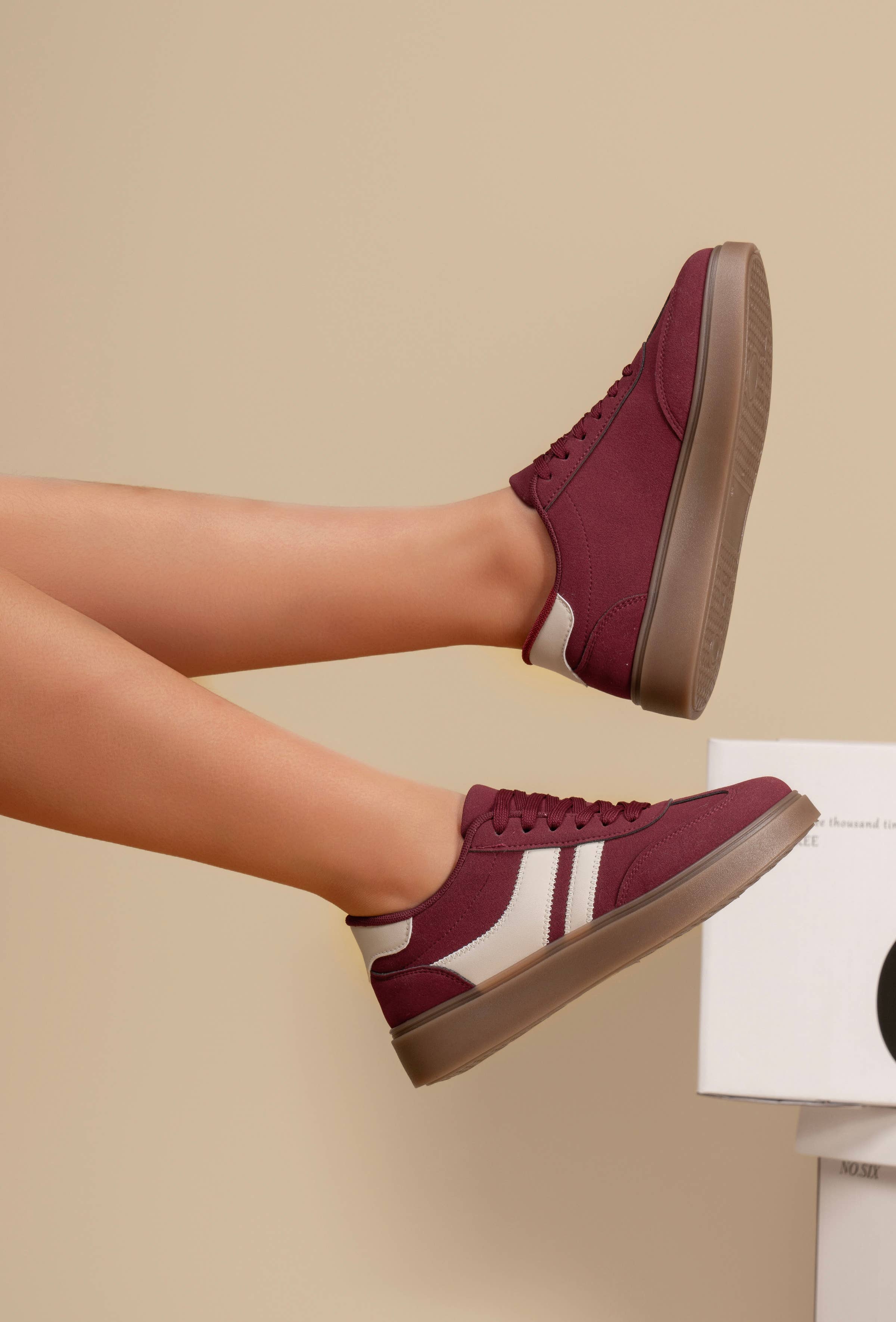 C'M PARIS - Wholesale Lifestyle Sneakers - Women's - Low Retro Sneakers with Double Straps 121211