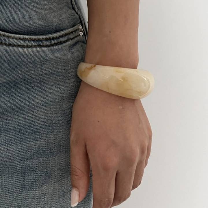ACCITY - Wholesale Cuff Bracelet - Textured Irregular Acrylic Cuff Bracelet_CWMM3087