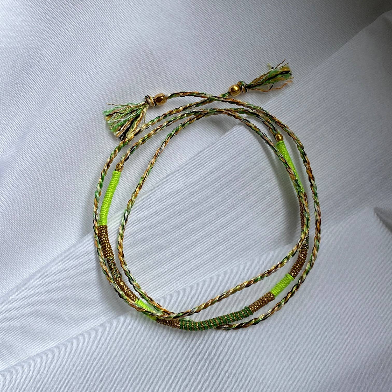 Sophie Deschamps Bijoux - Venta al por mayor Pulseras tejidas/trenzadas - Pulsera de hilo amuleto de la suerte Sukh14