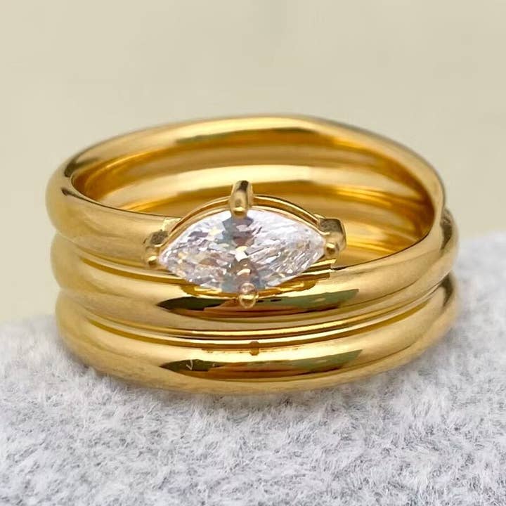 Bague irrégulière SS plaquée or 18 carats en forme d'œil de cheval - FGS pour la vente par Mio Queena