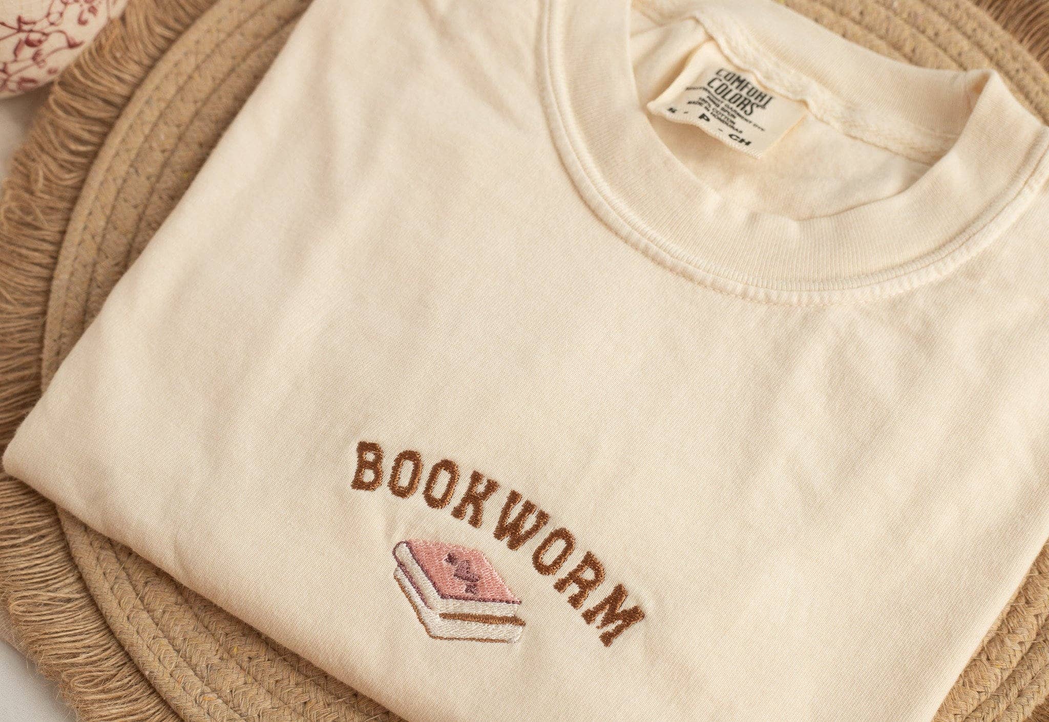 Nunu's Studio - Wholesale T-Shirt - Unisex - Embroidered Bookworm & Book Lover T-Shirts and Gifts2
