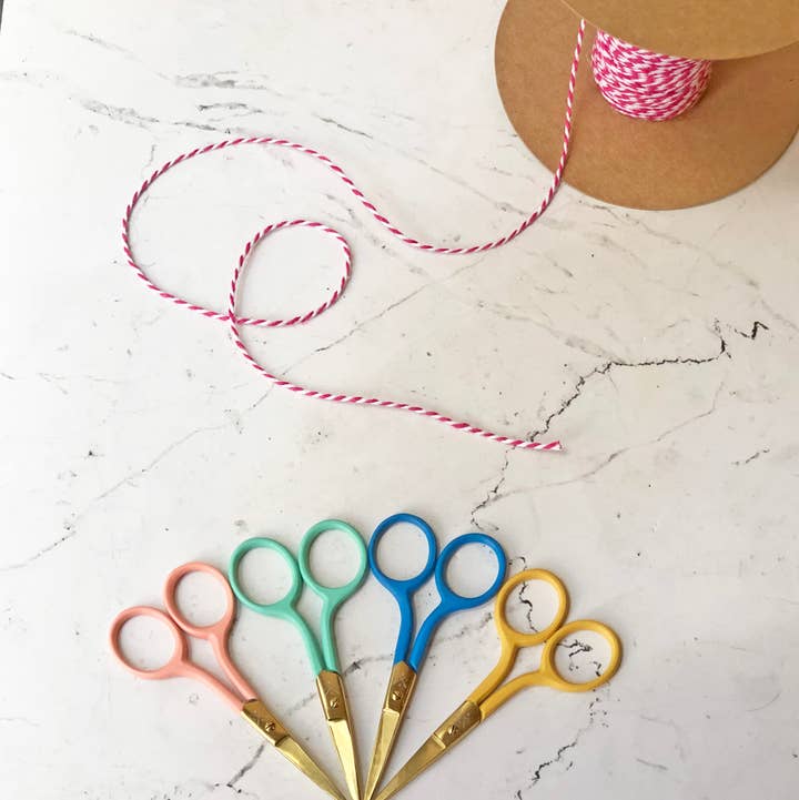 Chasing Threads - Wholesale Embroidery/Cross Stitch Supplies - Coloured Embroidery Scissors10