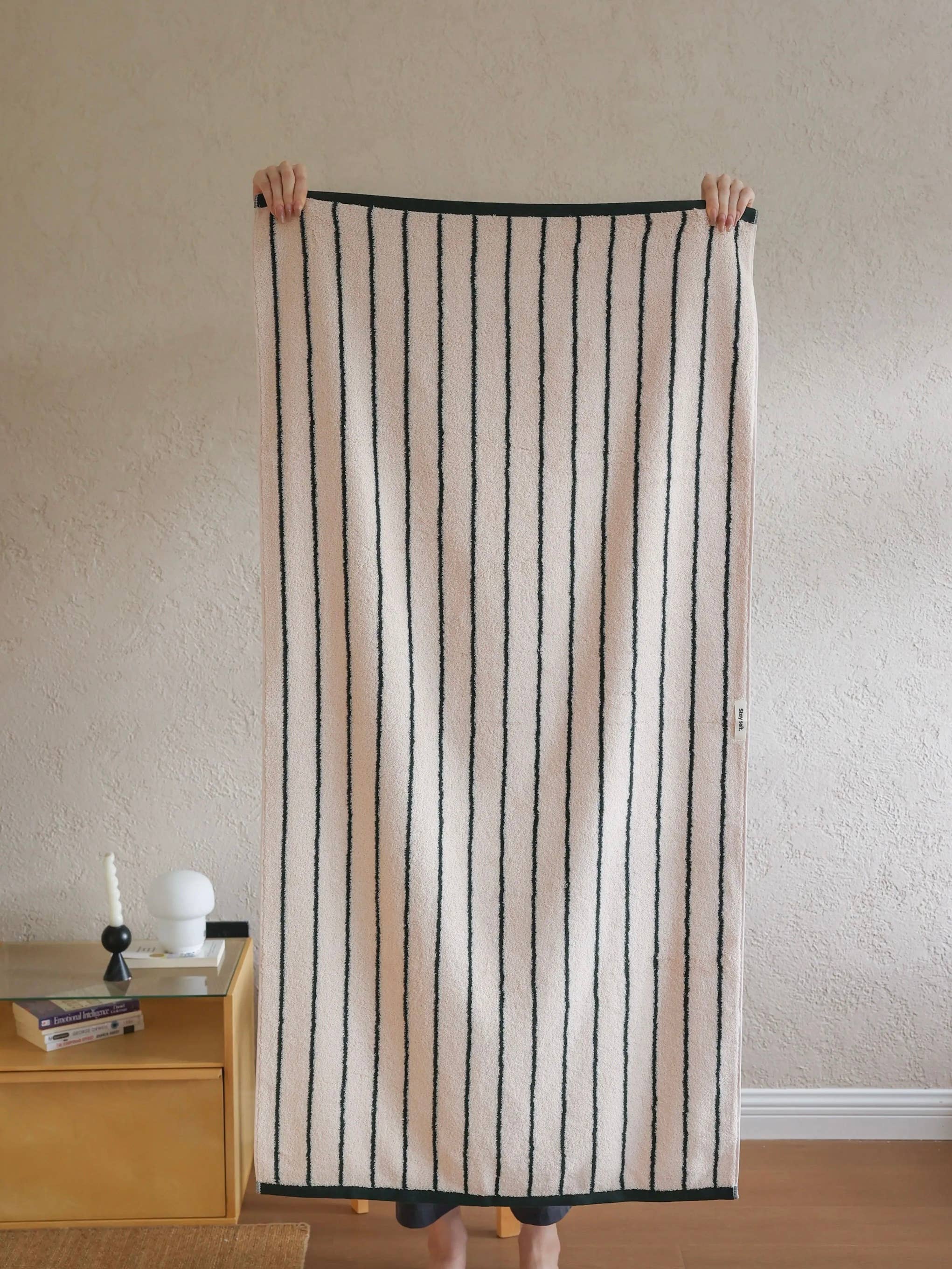 INSPECIAL HOME - Wholesale Bath Towel - 100% Cotton Retro Earthy-tone Pinstripe Soft Plush Towel 2