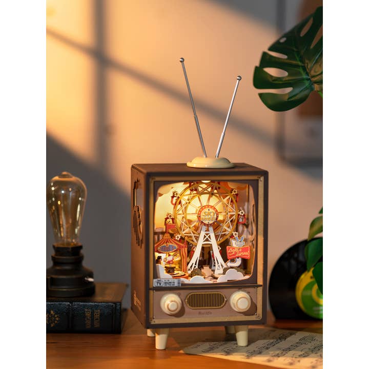 Hands Craft - Wholesale DIY Craft Kit - DIY Mechanical Music Box: Sunset Carnival