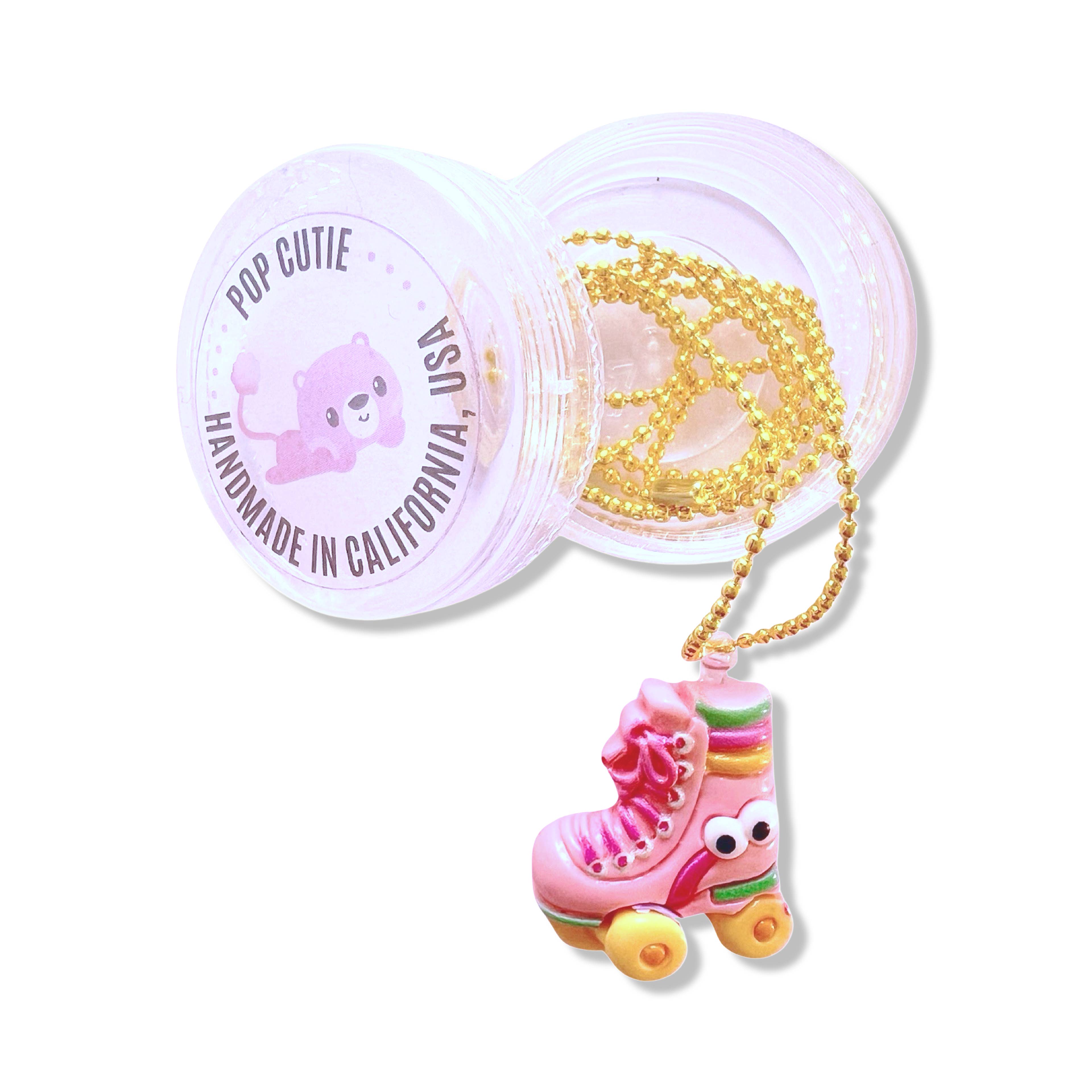 Pop Cutie Accessories & Gifts - Europe - Vendita all'ingrosso Collana - Bambini - Collana con pattini a rotelle Pop Cutie - Fatto a mano