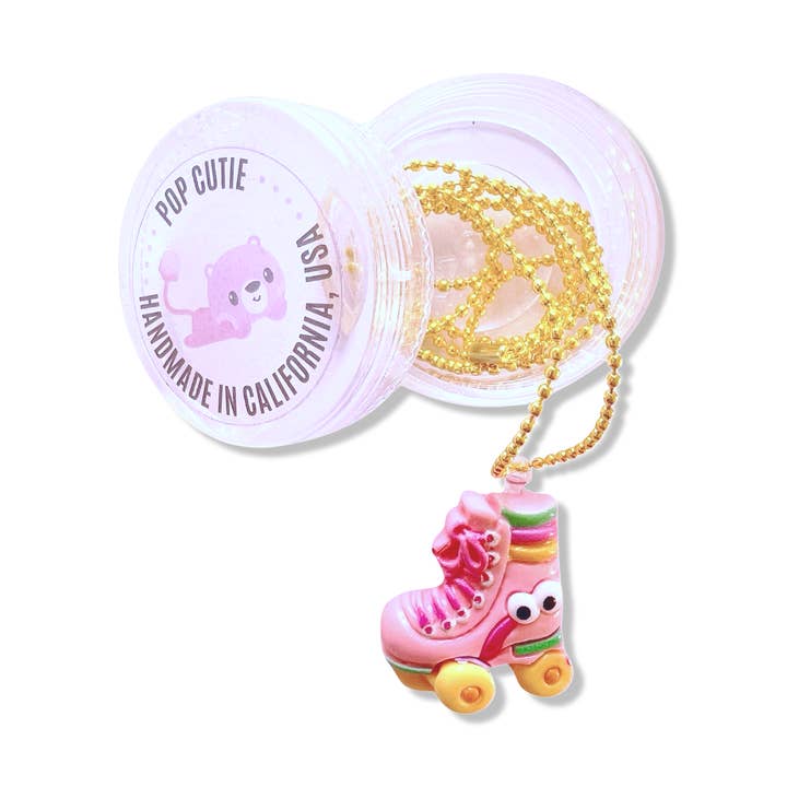 Pop Cutie Accessories & Gifts - Europe - Vendita all'ingrosso Collana - Bambini - Collana con pattini a rotelle Pop Cutie - Fatto a mano0