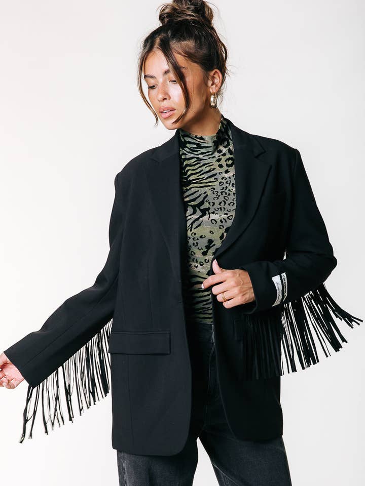 Jesra Fringe Blazer | Negro para venta al por mayor de Colourful Rebel