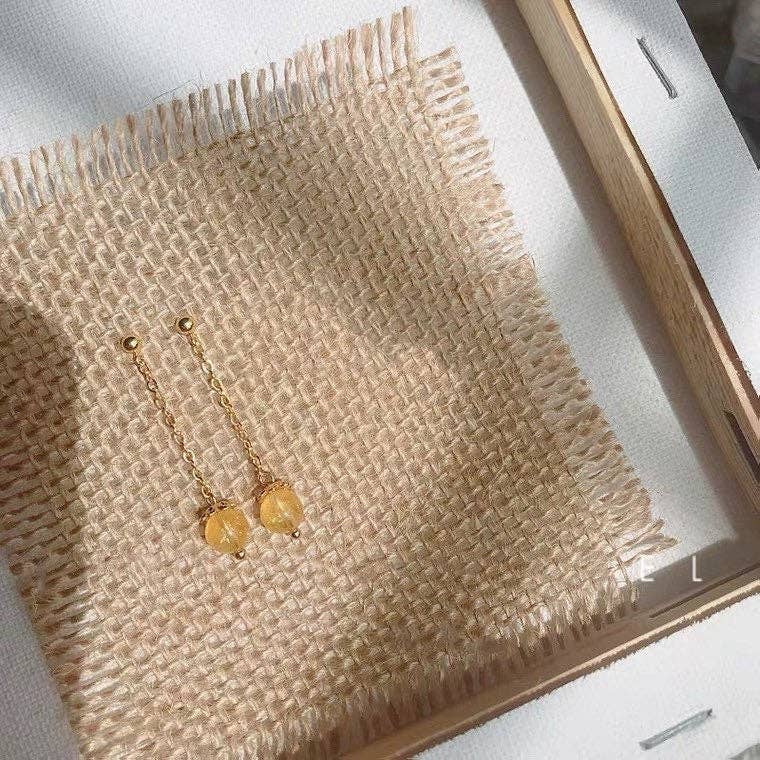 Haengseongworkshop - Venta al por mayor Pendientes colgantes - Pendientes de tuerca con forma de flor pequeña de filigrana, citrino amarillo natural, chapados en oro de 18 quilates3