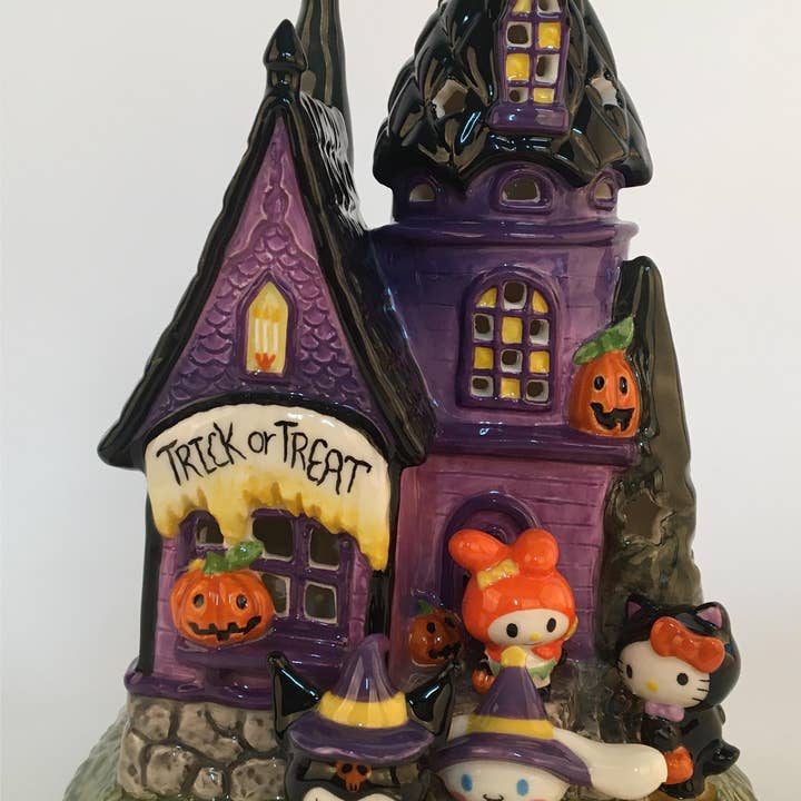 Blue Sky Clayworks - Wholesale Decorative tabletop object - Hello Kitty And Friends Trick Or Treat Candle House0