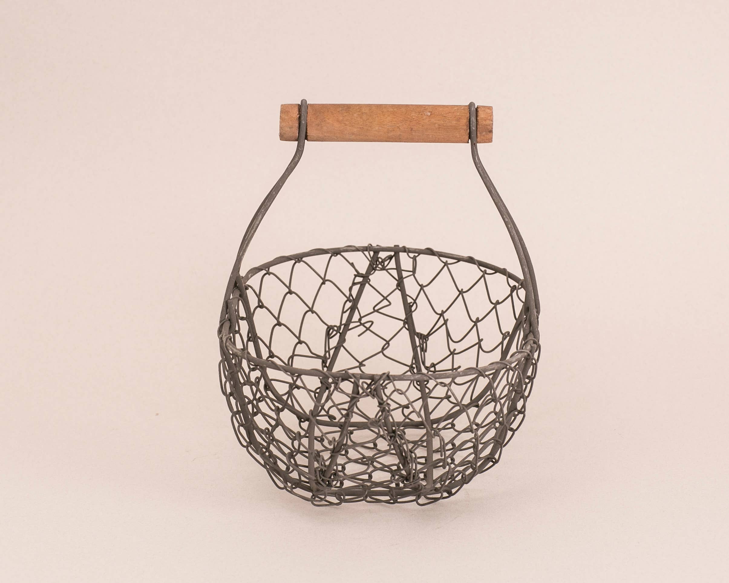 Indy Supply Co - Vendita all'ingrosso Cestini - Piccolo cestello in filo metallico poco profondo con manico fisso in bronzo2