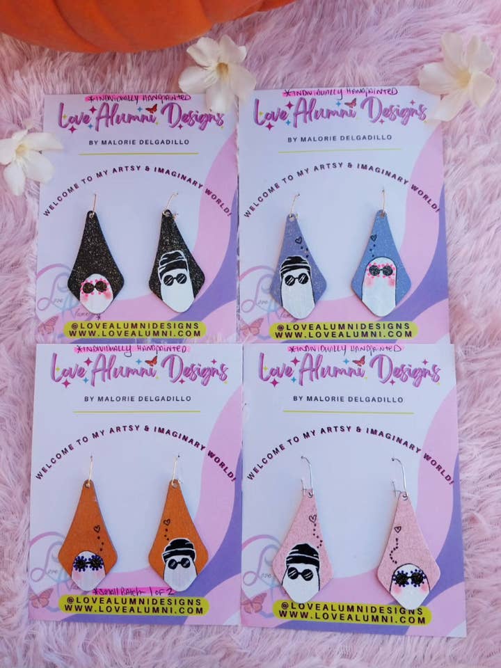Brincos Boo Thangs pintados à mão por atacado de Love Alumni Art & Design