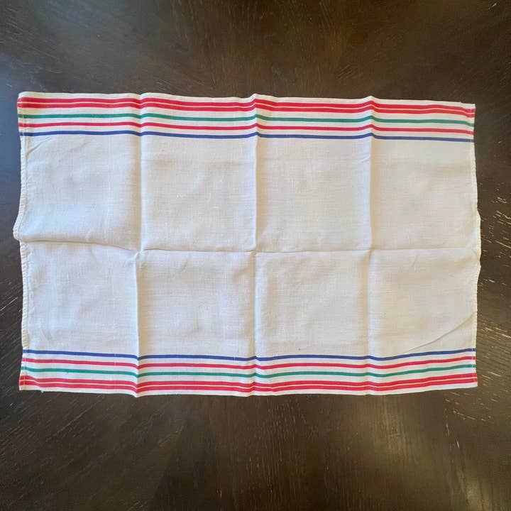 Kensington Barry - Wholesale Tablecloth - KB Vintage Striped Linen Centerpiece1