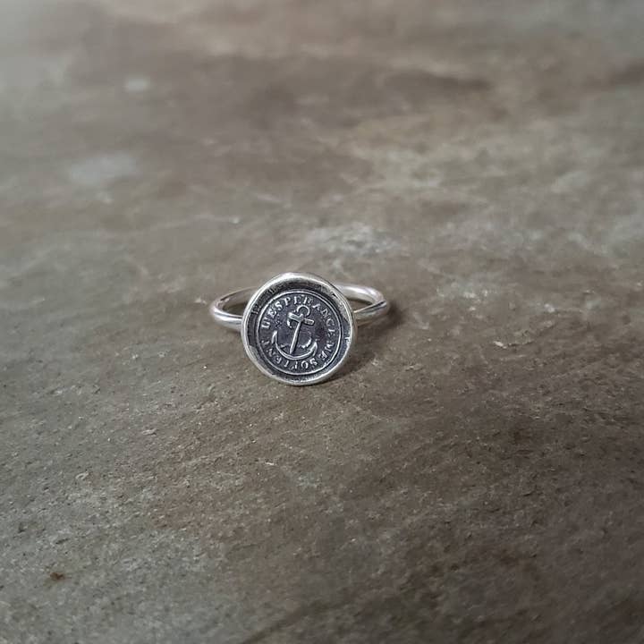 Anello di sigillo di cera ancora, Hope Sutains Me per la vendita all'ingrosso da parte di Plum and Posey