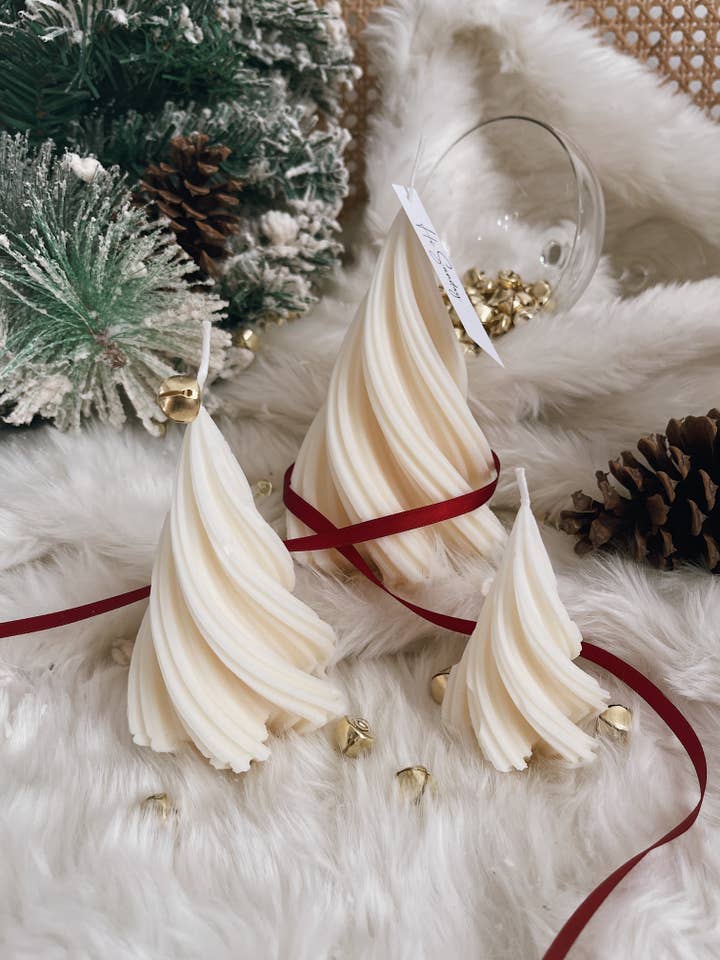 SPIRAALVORMIGE KERSTBOOM voor wholesale door Hi Sunday Collective