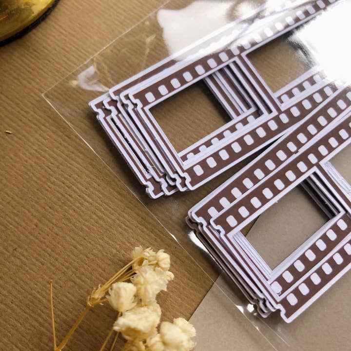 T's Stationery – Engroshandel Klistermærke – 18 stk. chokoladebrune filmstrimmel-klistermærker2