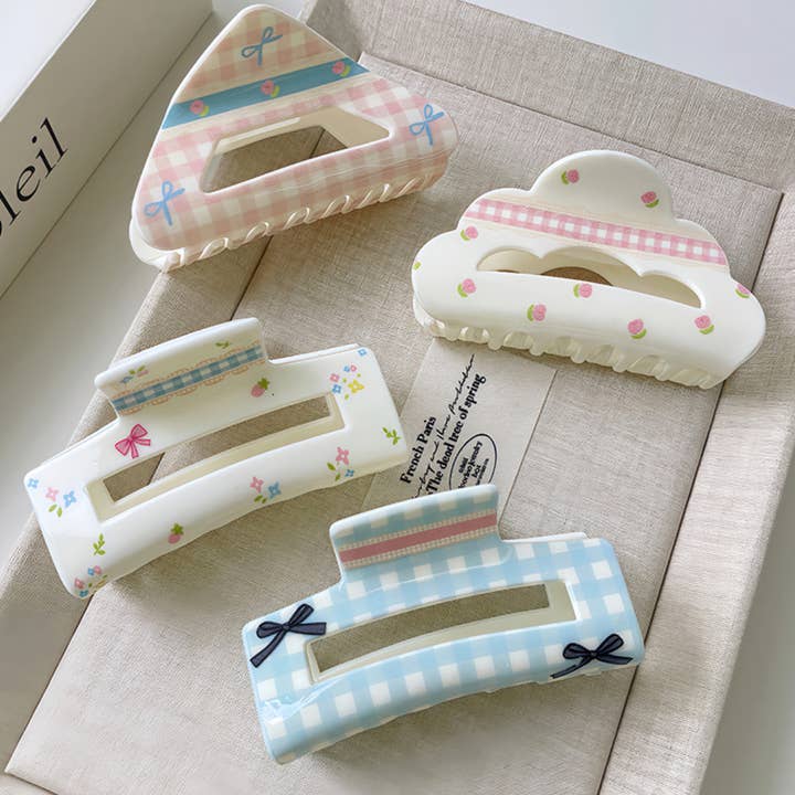 Hair Clip Set of 3 and other Purchase Wholesale matériel couture. Free Returns & Net 60 Terms on Faire trending on Faire.